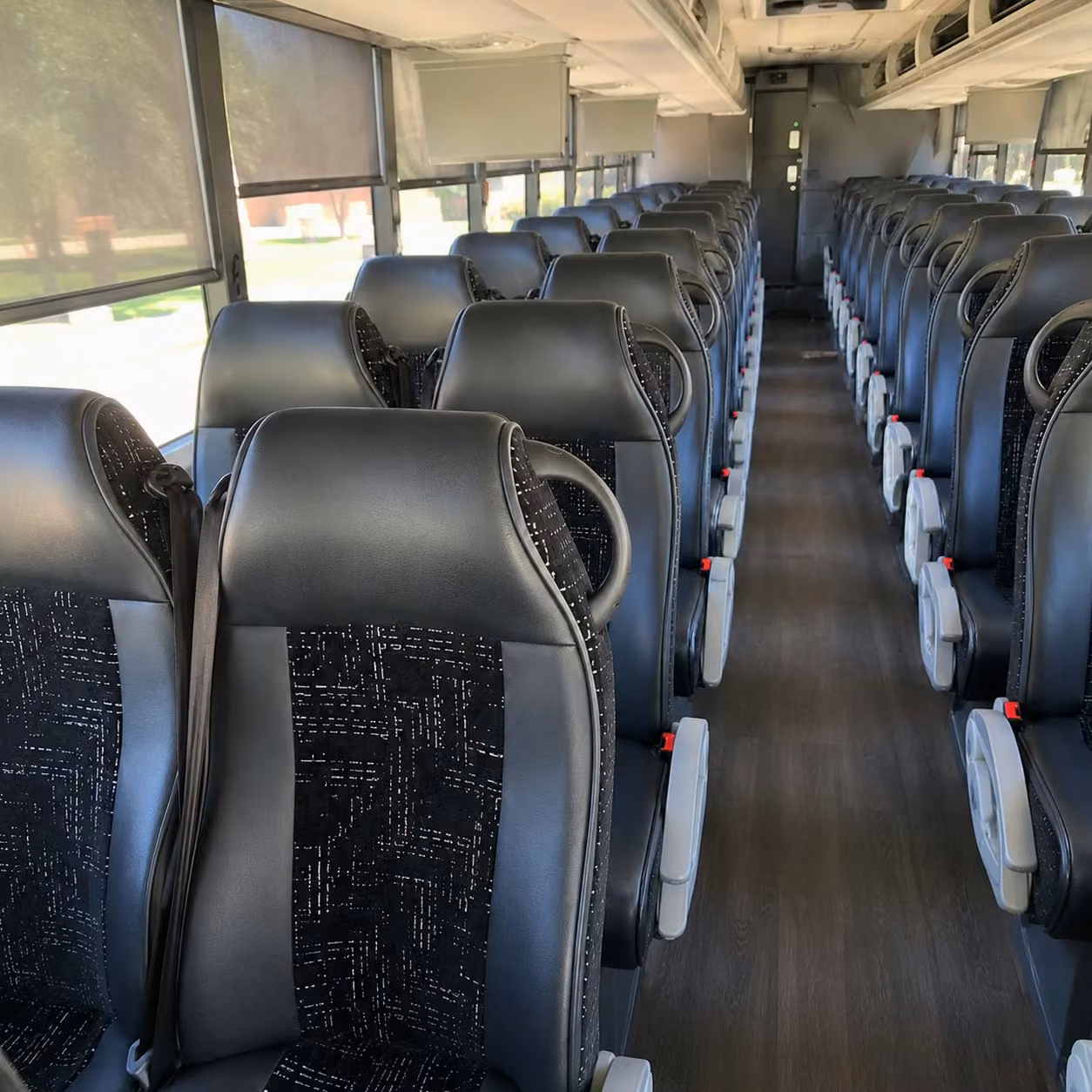 des moines wedding transportation